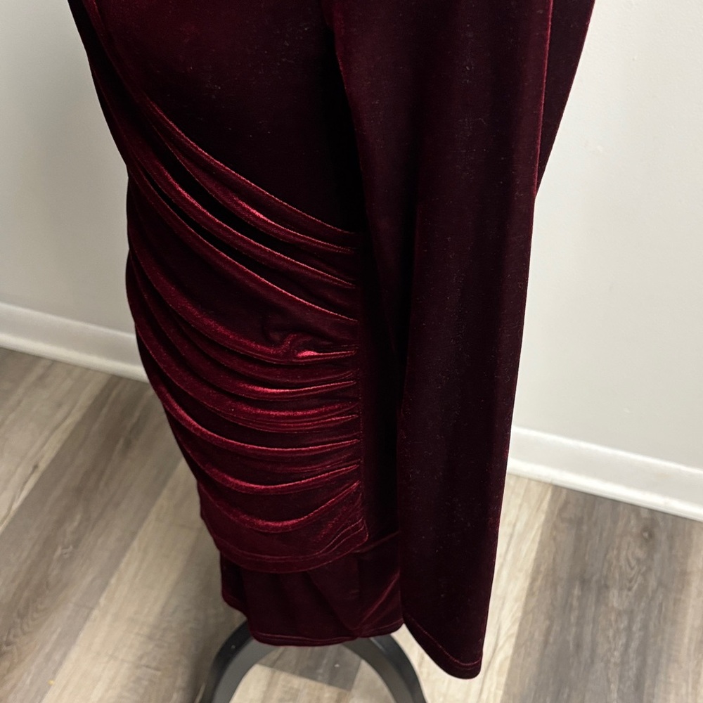 SHEIN Burgundy Velvet Long Sleeve Dress - Picture 8 of 16